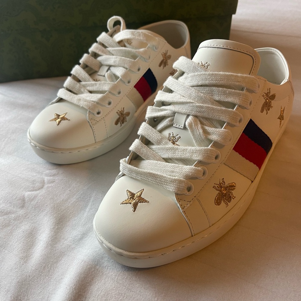 Gucci White Sneakers with Gold Embroidery and Red Blue Stripes
